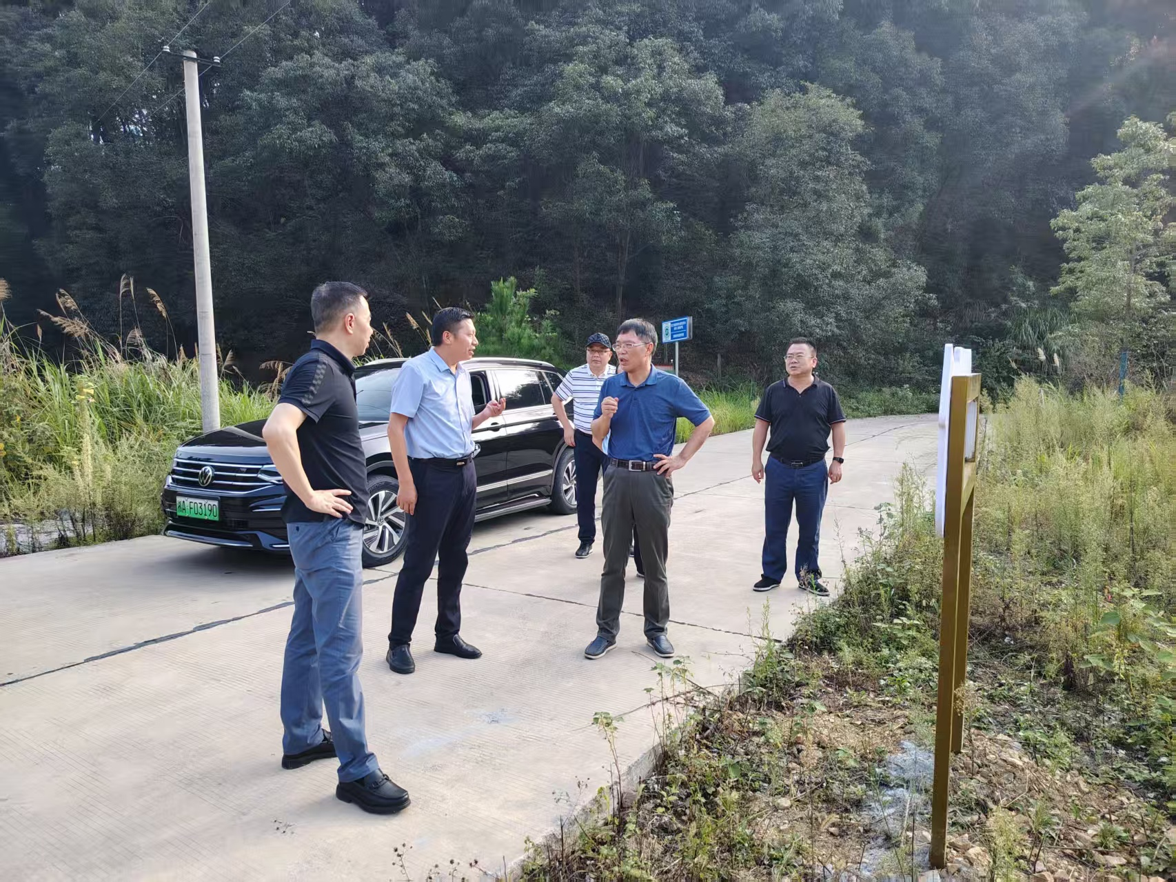 省林业局一级巡视员李志勇调研青羊湖林场产业发展工作