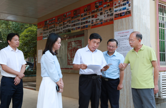 胡长清局长暗访督查长沙市国庆期间森林防火工作